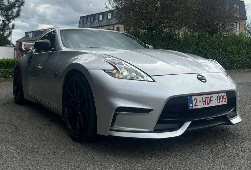 Nissan 370Z 3.7i V6 Pack Navi 19 alu (Solid)