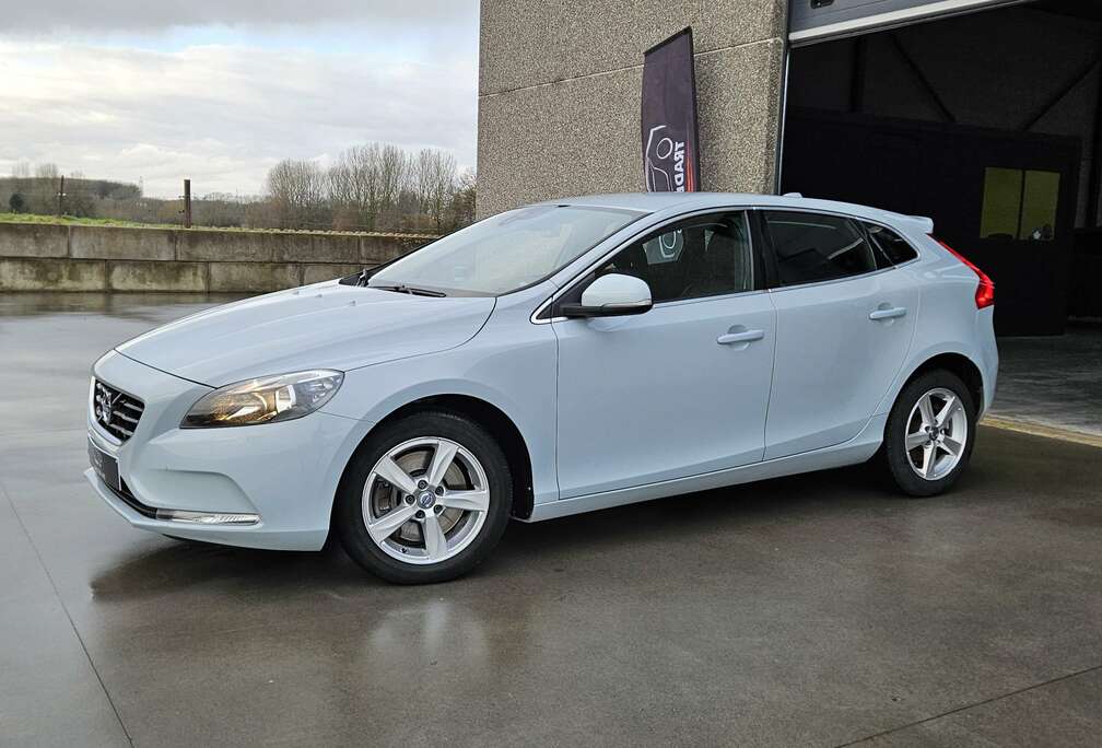 Volvo V40 2.0 D3 Summum Geartronic*LEDER*CAM*NAVI*CRUISE