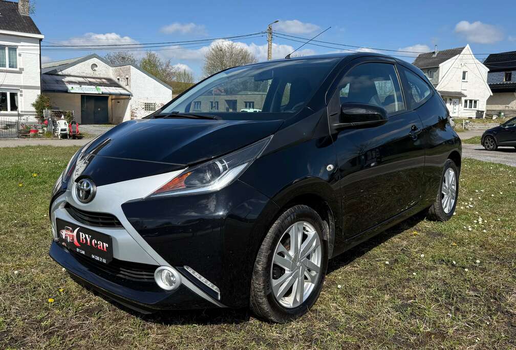 Toyota 1.0i VVT-i x-play