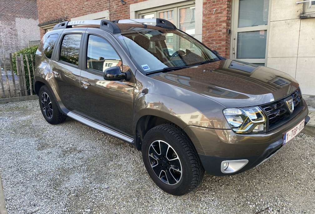 Dacia 1.2 TCe 4x2 Black Shadow