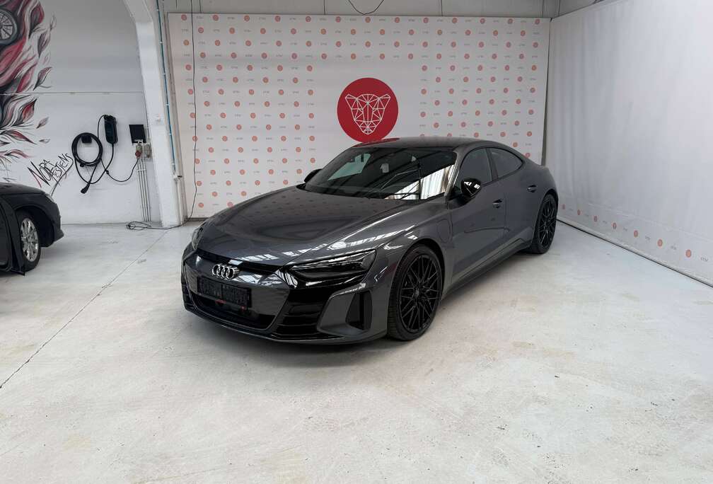 Audi 440kW Black styling pakket 21\