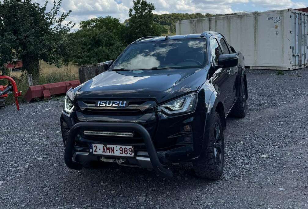 Isuzu D-Max 1.9 Turbo D 4WD V-Cross AdBlue - BIEN LIRE L\'ANNONCE