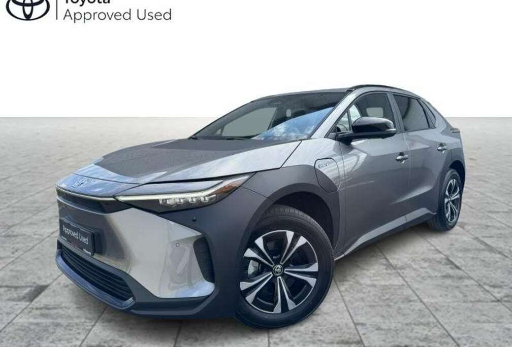 Toyota LWB EV 2WD AT Business Plus