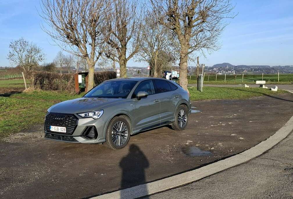 Audi Sportback 35 TDi Business Edition S line tronic