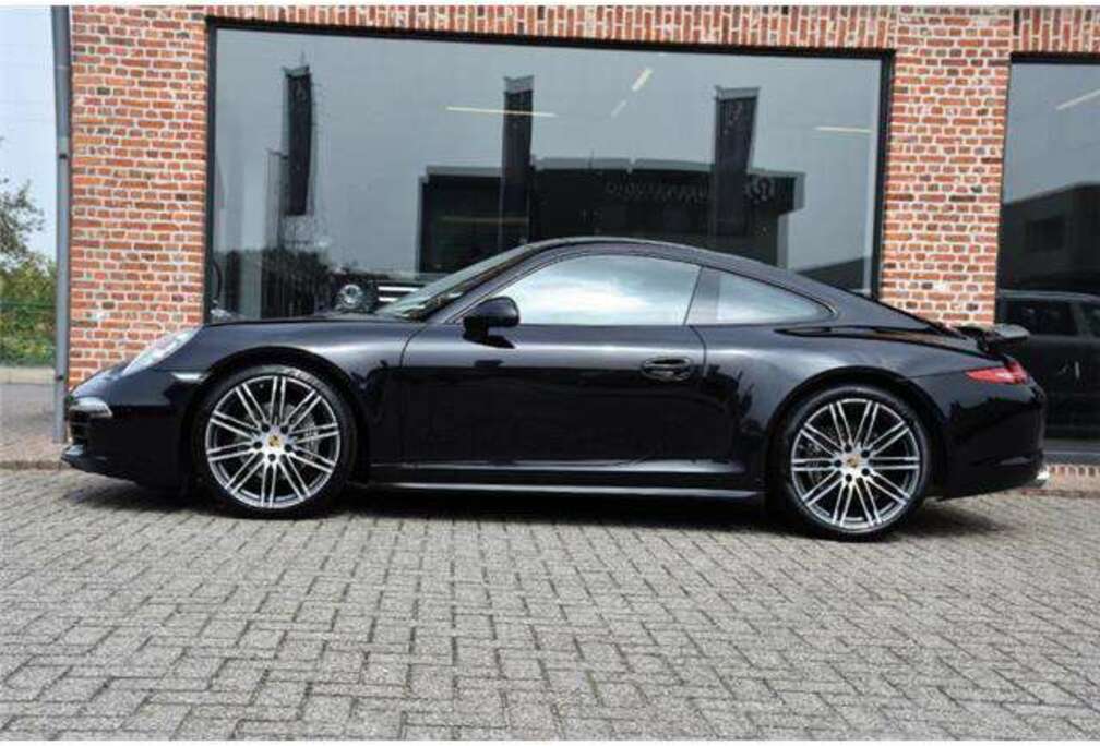Porsche 911 Carrera PDK Black Edition