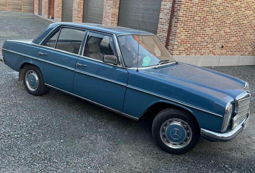 Mercedes-Benz 230.4 W115