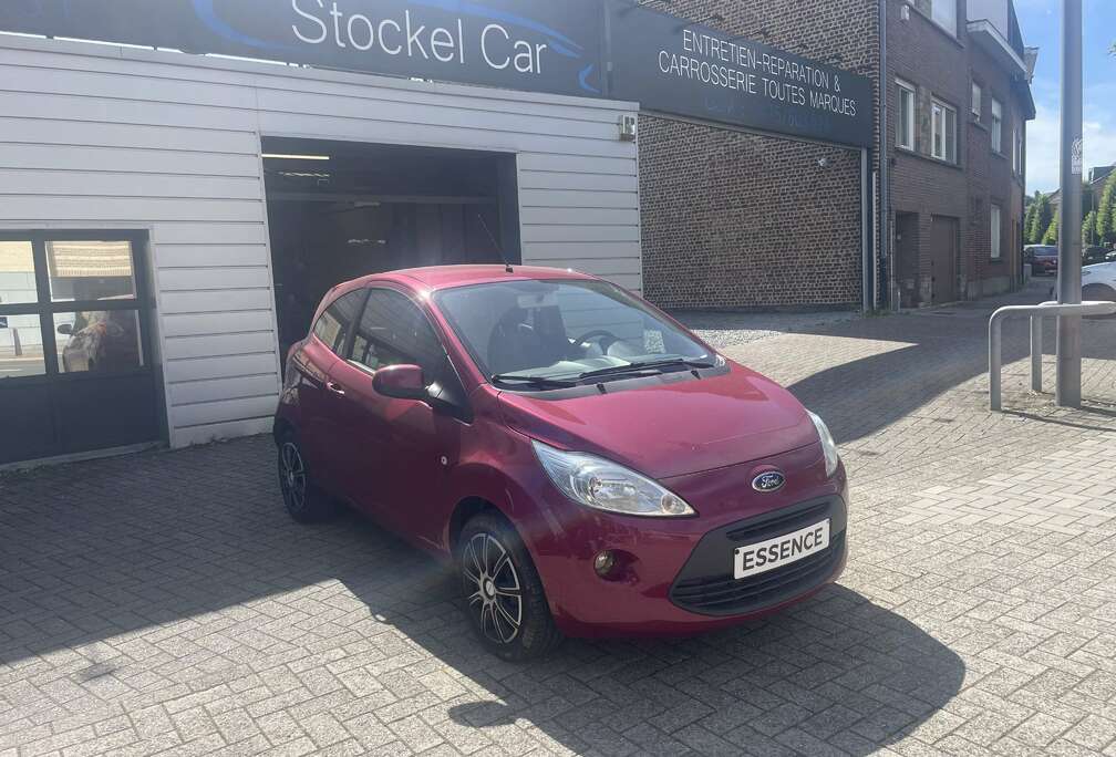 Ford Ka 1.2i Titanium,AIR CO,NVX PNEUS AV,ENTRETIEN OK,