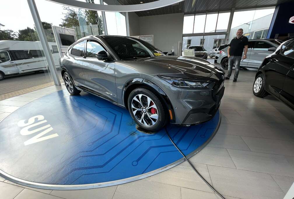 Ford Mustang Mach-E PREMIUM Exetended Range 4X4