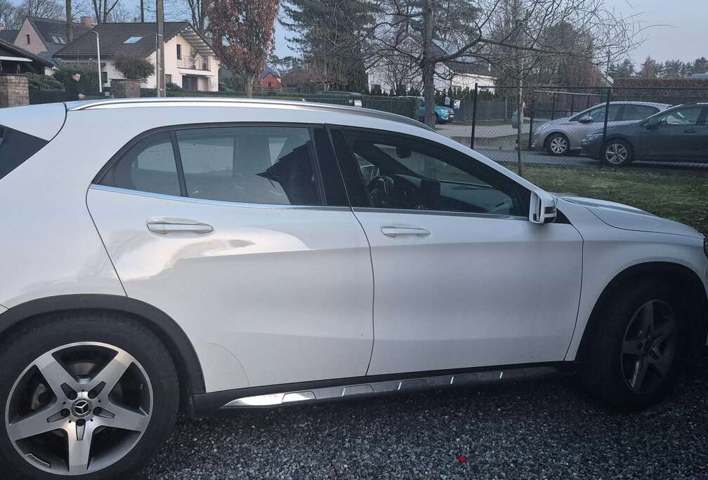 Mercedes-Benz GLA 180 Business Solution AMG (EU6.2)