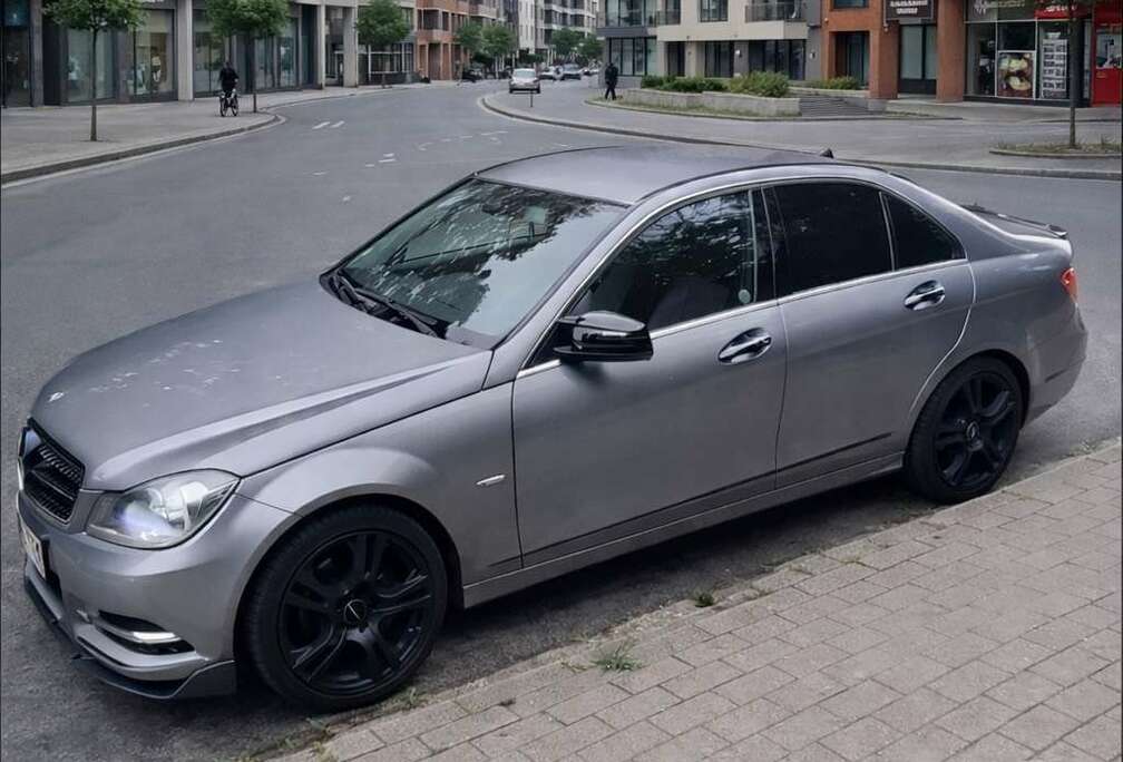 Mercedes-Benz Estate 200CDI BE 7G Plus