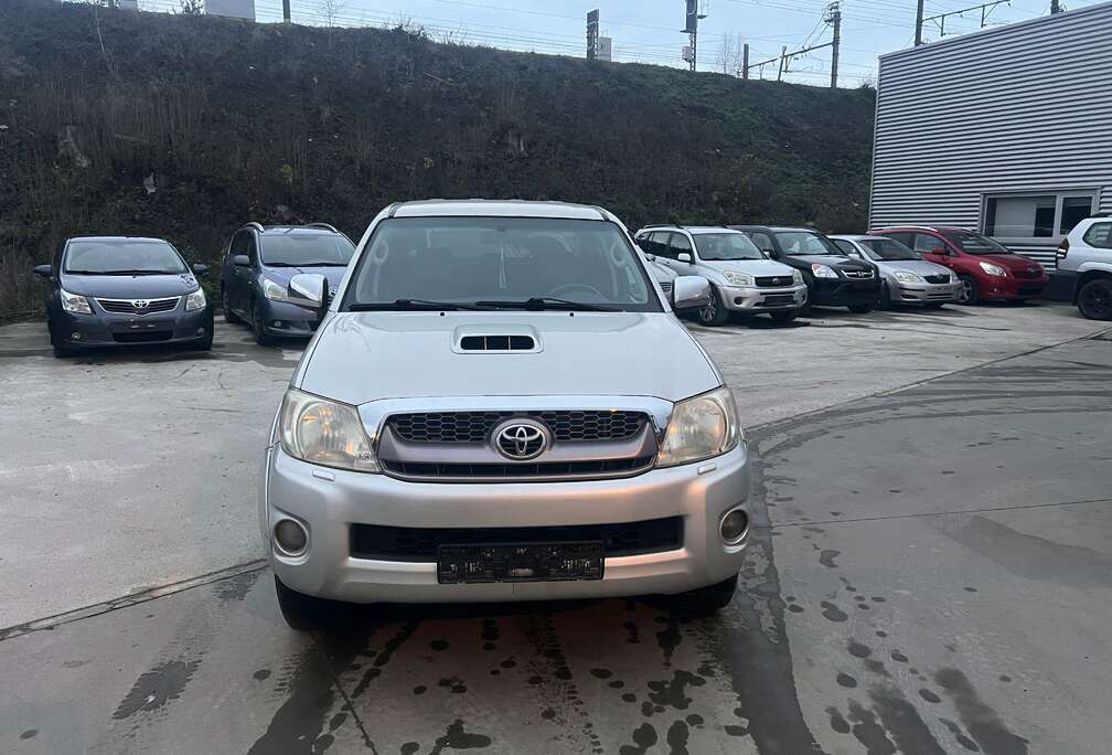 Toyota 2.5 D-4D 4WD SR Antarctica