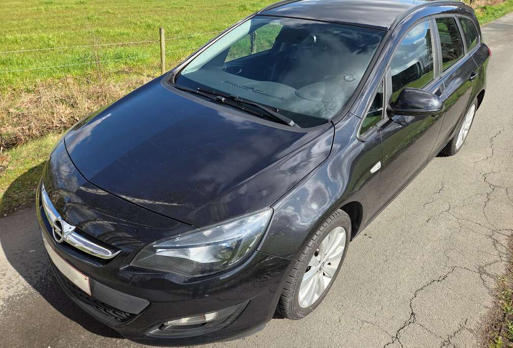 Opel Astra Sports Tourer 1.4 Turbo Ultimate Edition