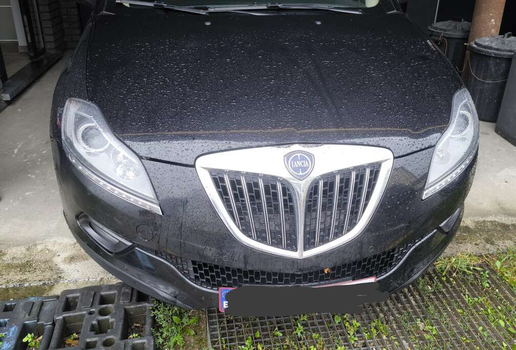 Lancia Delta 1.6 MultiJet Silver SelecTronic