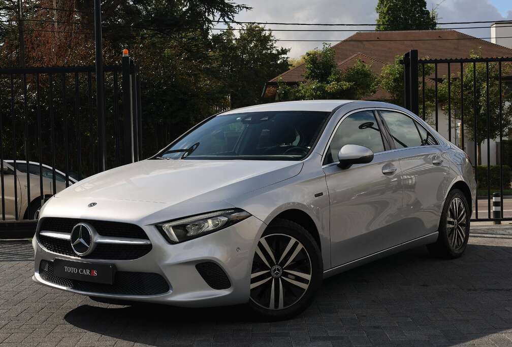 Mercedes-Benz e Hybride Berline | Ambiance-Light | Camera | Leder | Sport-Stoel | Cruise | Car-Play | Trek-Haak |