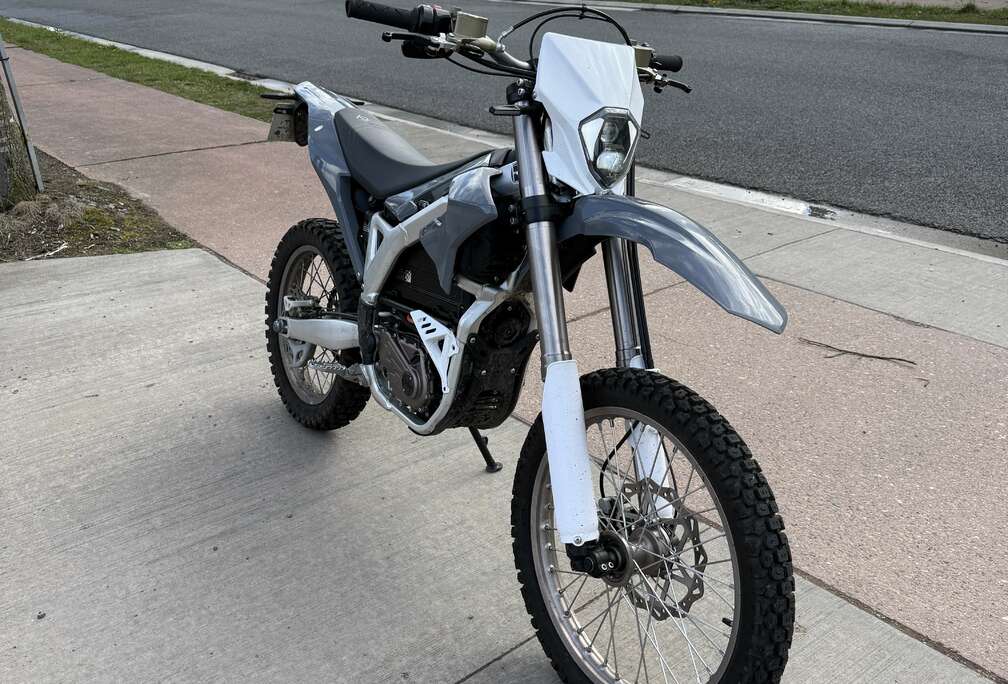 Surron Storm Bee 2023 A1