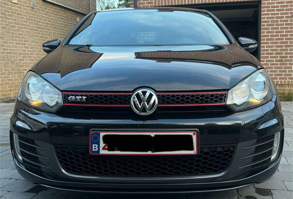 Volkswagen Golf 2.0 TSI DSG