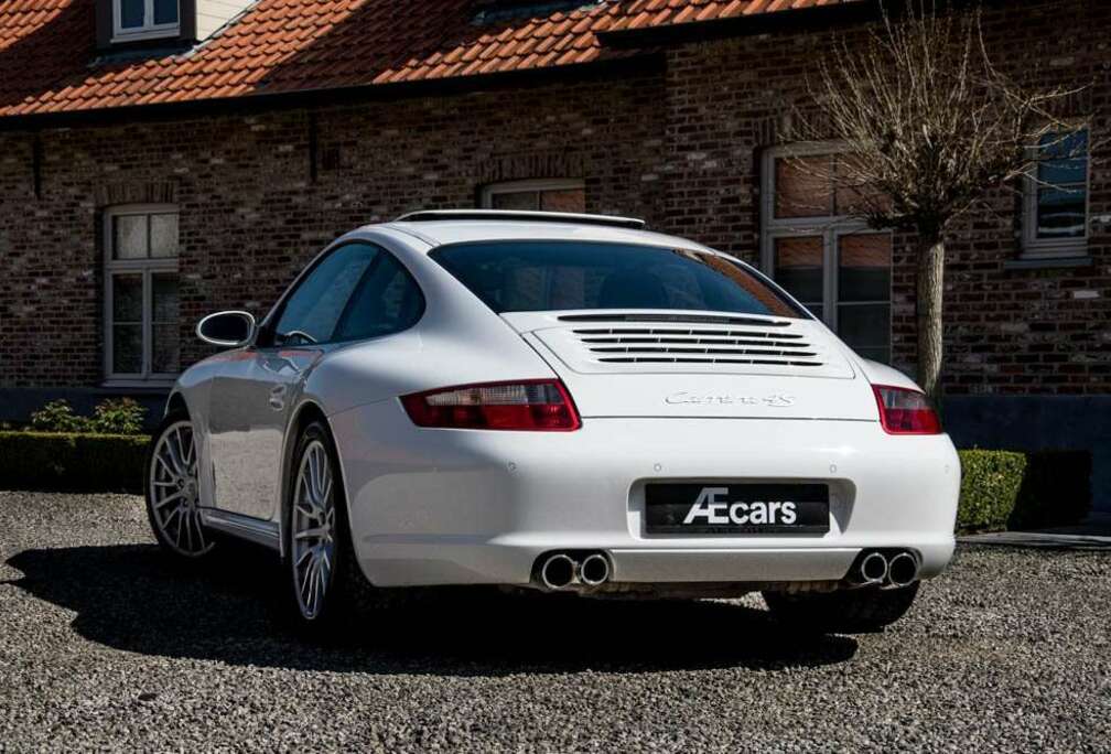 Porsche 911 CARRERA 4S / COUPÉ / MANUAL / SPORT CHRONO