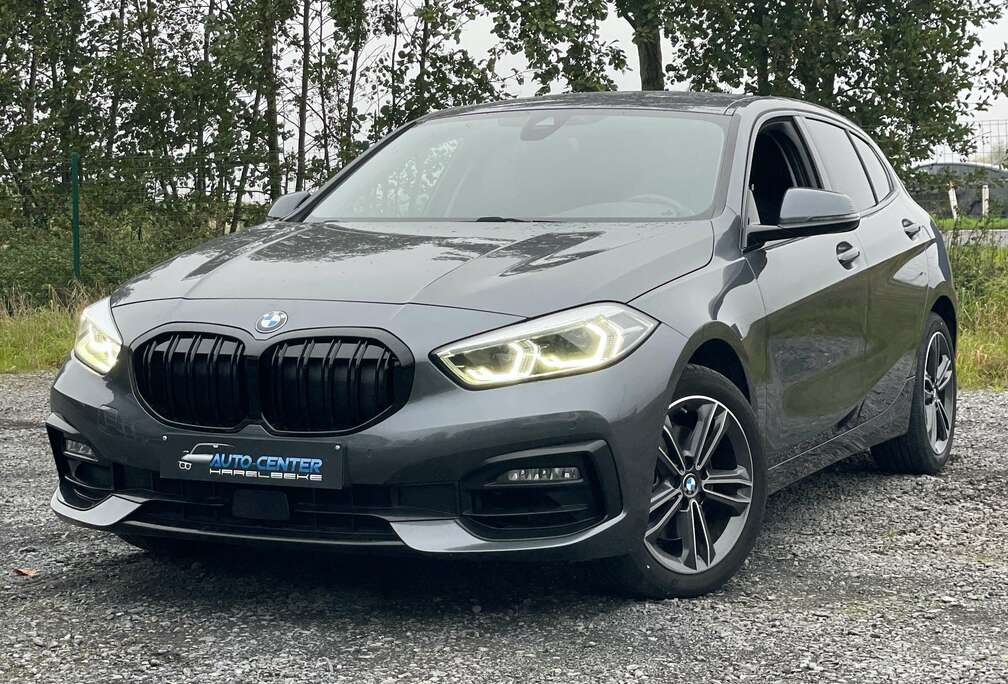 BMW 118iA met sfeerverlichting lederen sportzetels LED