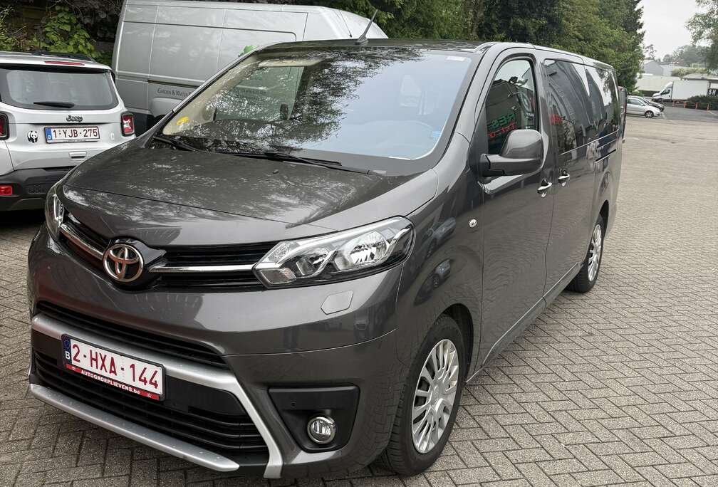 Toyota 2,0-l-D-4D L2 (8-Si.) Autm. Verso Team Deutschland