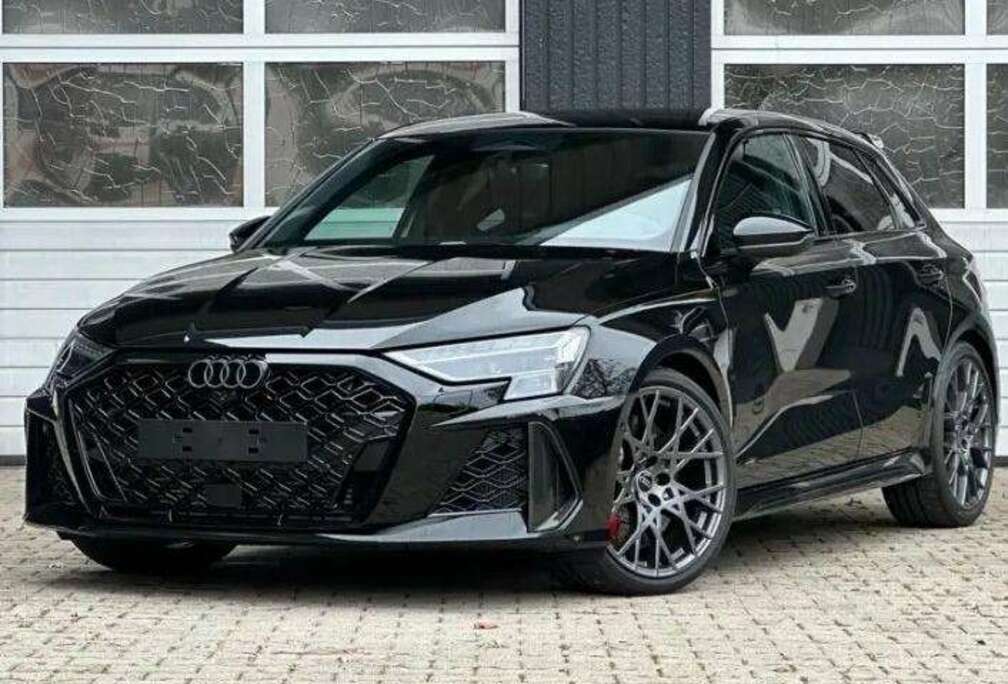 Audi RS3 Sportback 2.5 TFSI  PANO  CARBON