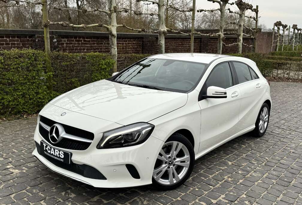 Mercedes-Benz Benzine / Led Lichten / 42000km