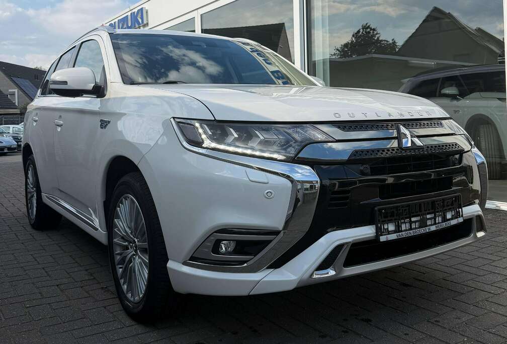 Mitsubishi Outlander PHEV 2.4i 4WD Business Edition SDA-NAV