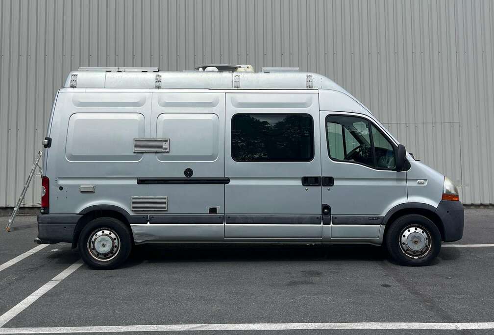 Renault 2.5 dCi 28 L1H1 Confort semi-vitré