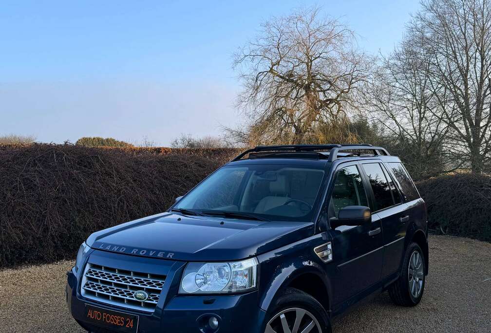 Land Rover 2.2 TD4 HSE SPORT 150 CV BOITE AUTOMATIQUE FULL OPTIONS PANORAMIQUE GPS XENON CUIR CLIM JANTES 19\' GARANTIE 1 AN