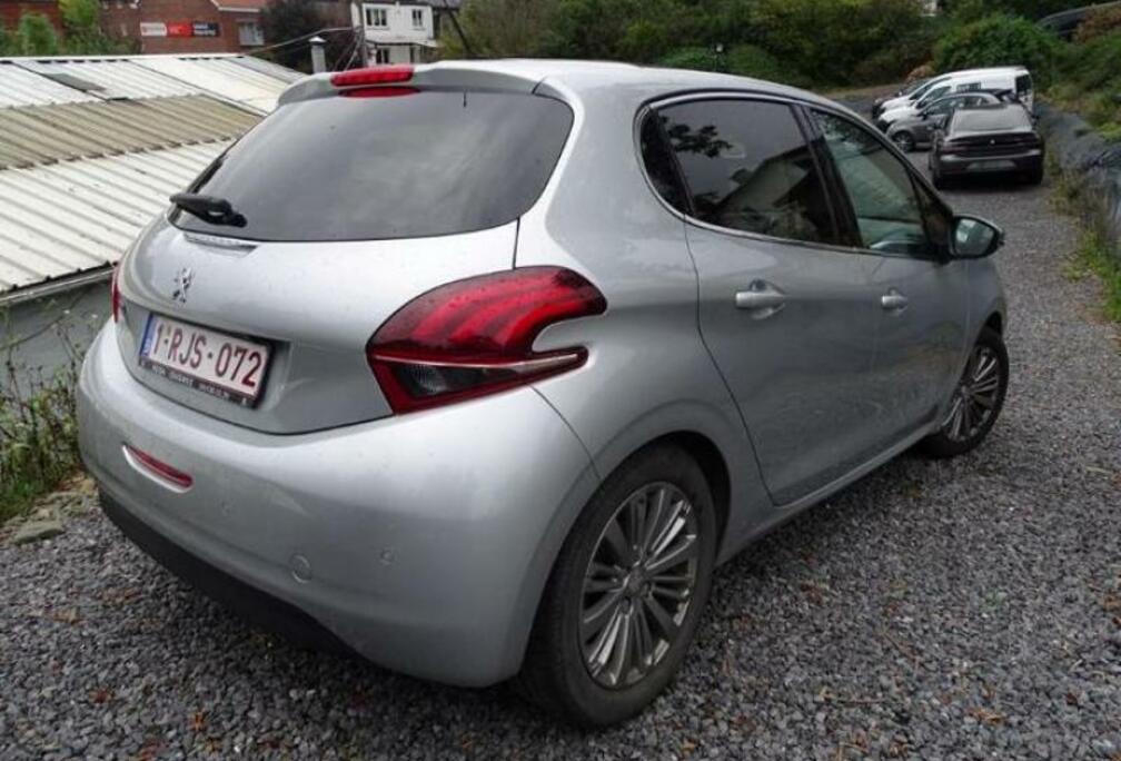 Peugeot 208 ALLURE