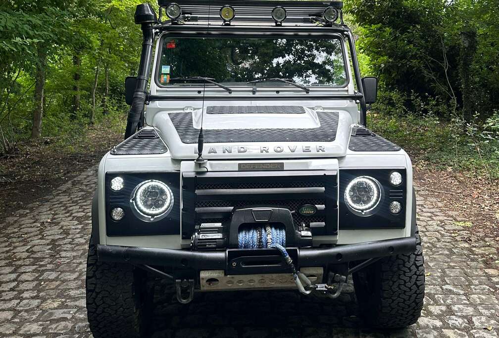 Land Rover Defender 110 DPF Station Wagon SE