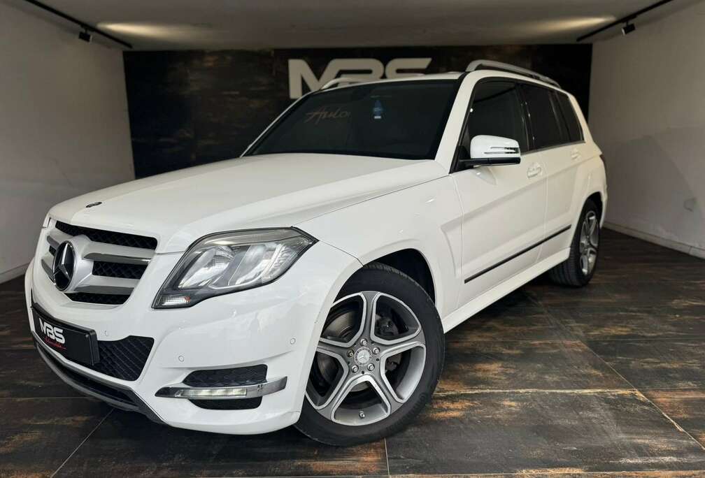 Mercedes-Benz *FEUX LED *CAPTEURS *VITRE TEINTER *CUIR * CLIM