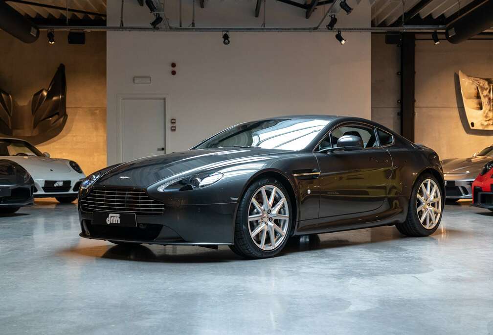 Aston Martin V8 4.7i V8 - Manual - \