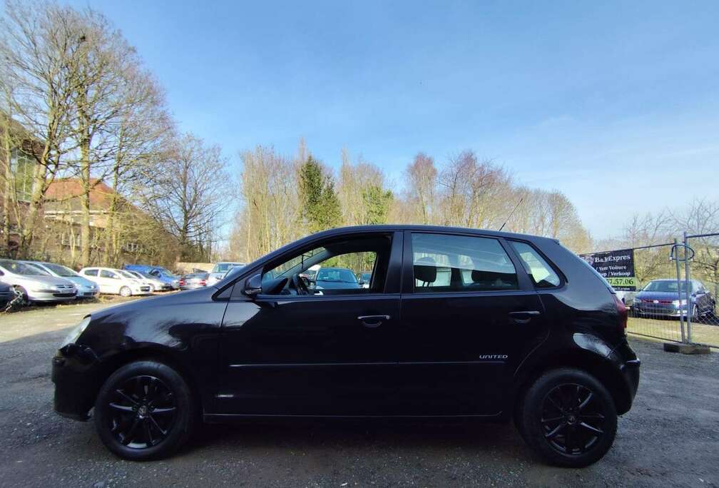 Volkswagen 1.2 70 United avec feuille roses ct ok