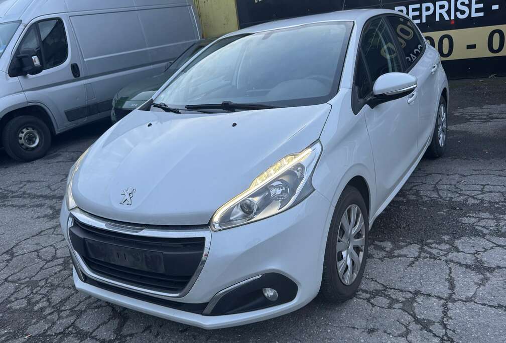 Peugeot 1.2i/CLIMATISATION/EURO6B/FACELIFT/1PROP CARNET