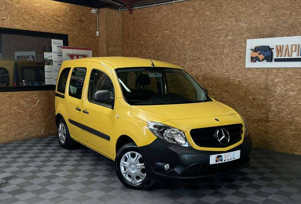 Mercedes-Benz 1.5 dCi 5Places eur6d * TVA récupérable * GARANTIE de 1 à 3 ANS