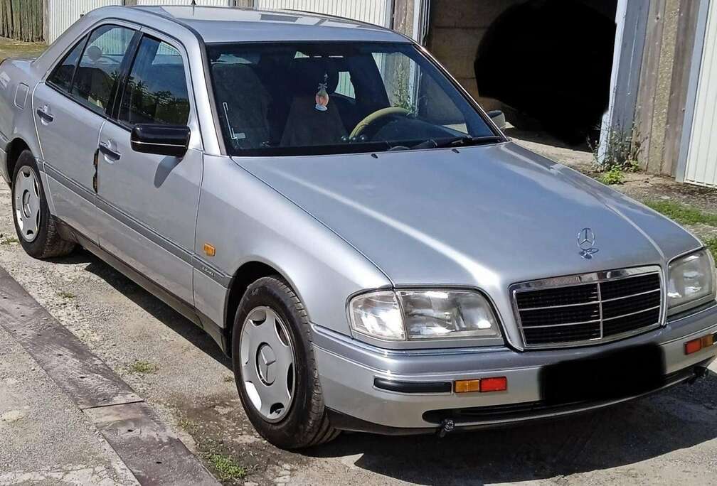 Mercedes-Benz élegance Ancêtre