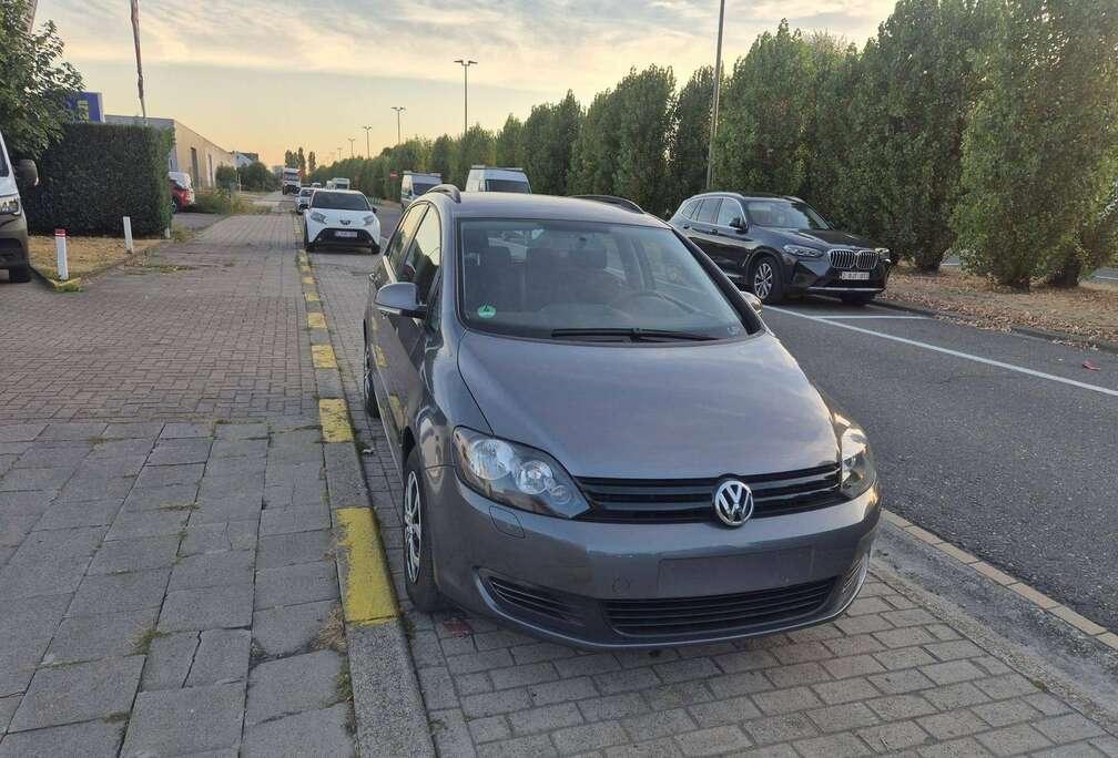 Volkswagen 1.4i - Airco - Parkingssensoren - Trekhaak - Zetelverwarming + Keuring - Garantie