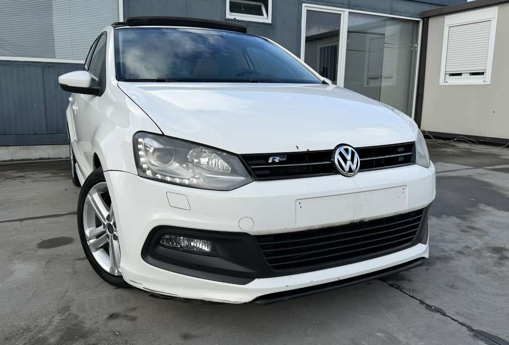 Volkswagen R-Line 1.6 CR TDi Highline DPF DSG Toit Ouvrant !!