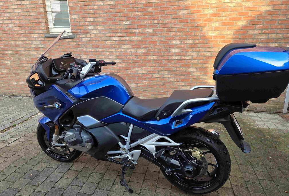 BMW Racing Blue