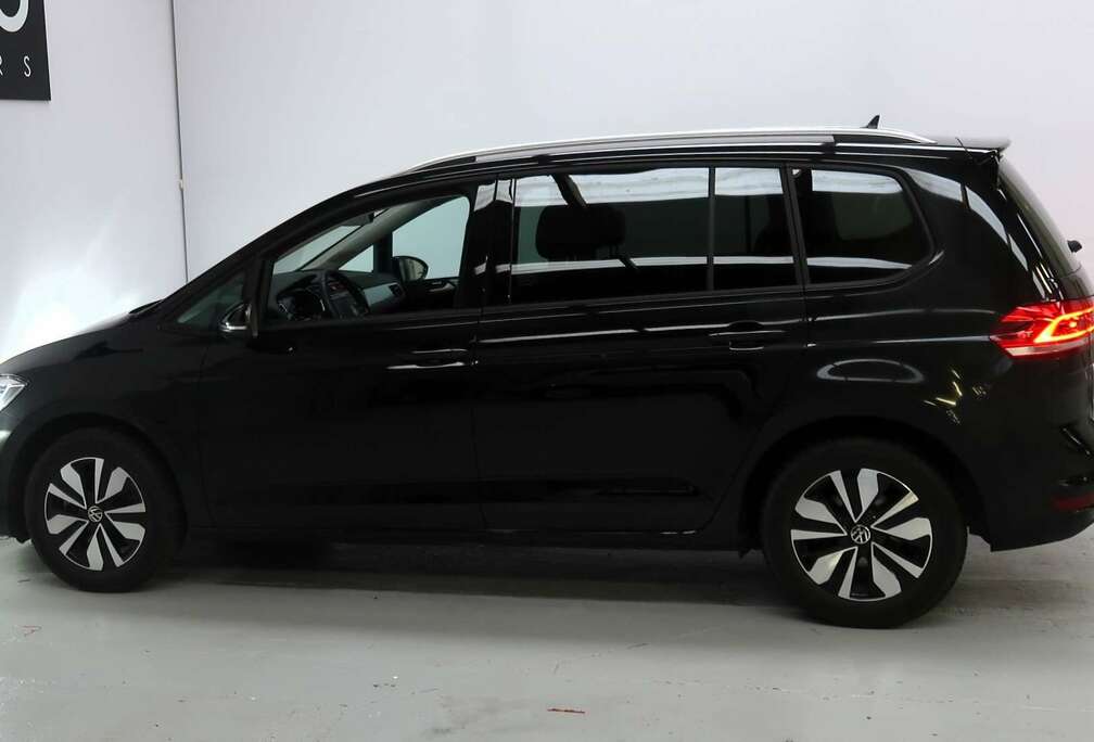 Volkswagen Touran 1.5 TSI ACT OPF DSG Deep Black Metallic