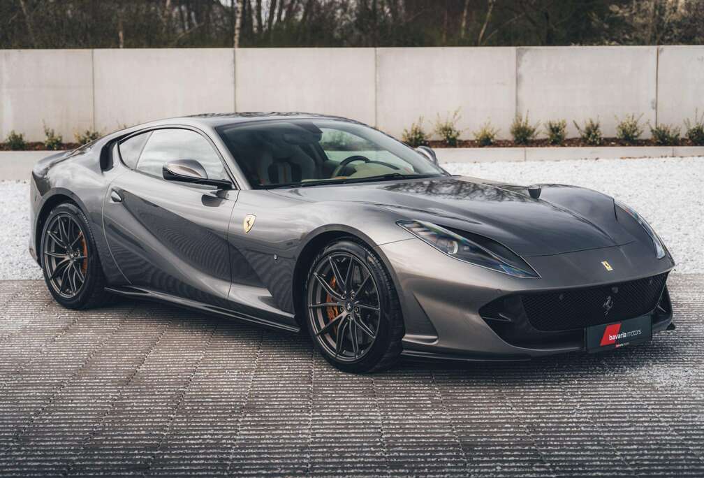 Ferrari Superfast / Atelier / First Owner / Lift / Carbon