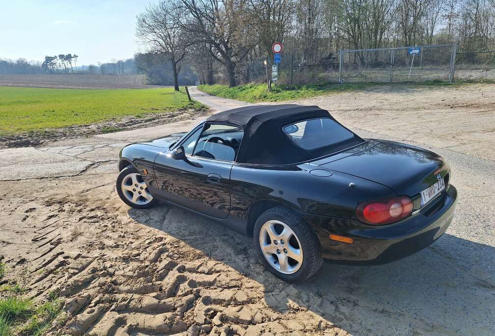 Mazda MX-5 1.6i 16v Twins