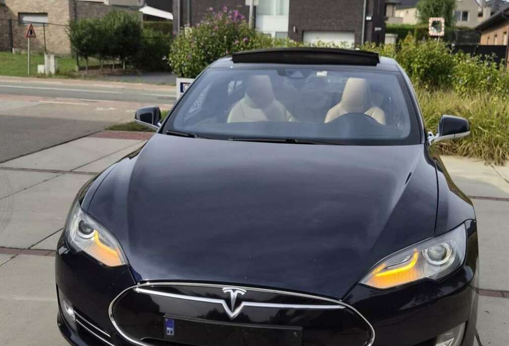 Tesla P85D 700CH