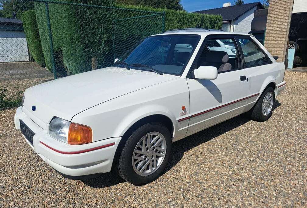 Ford Escort XR3i