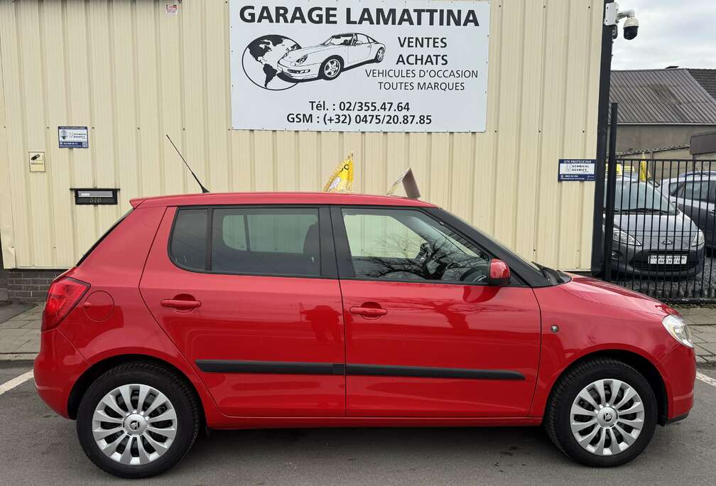 Skoda Fabia 1.2i  37000 km Avec 1 an garantie