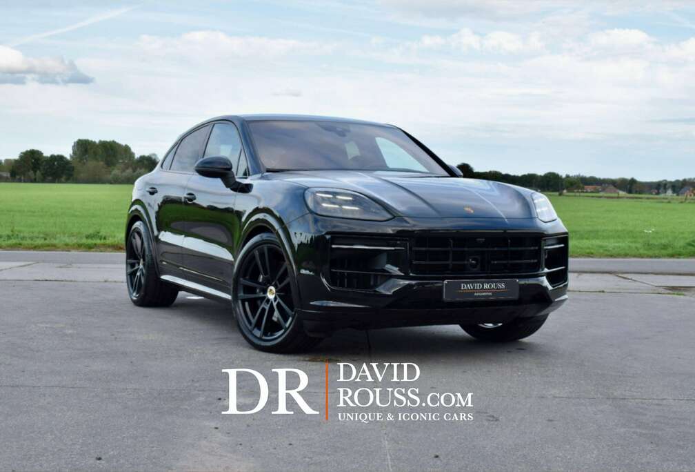 Porsche Coupé E-Hybrid, NightVision/Sportuitlaat/Carbon/Passenger/HUD/Ventilatie/NIEUW