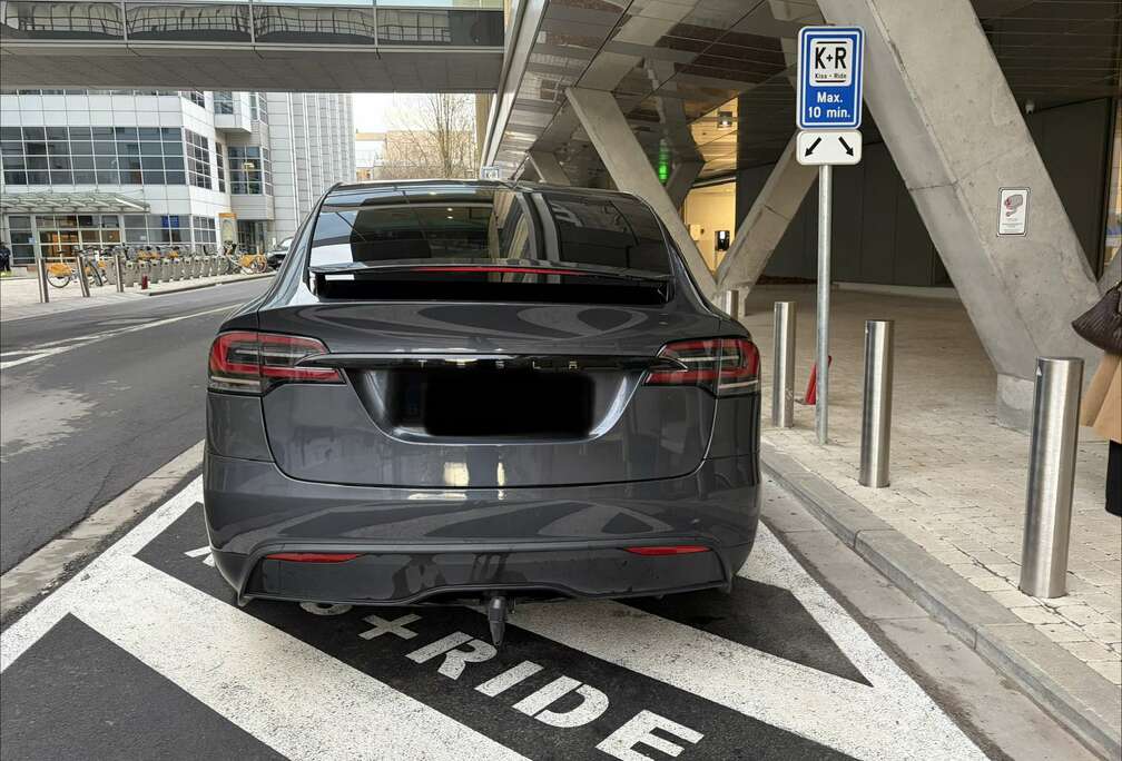 Tesla 100 kWh Dual Motor Long Range (492 kW)