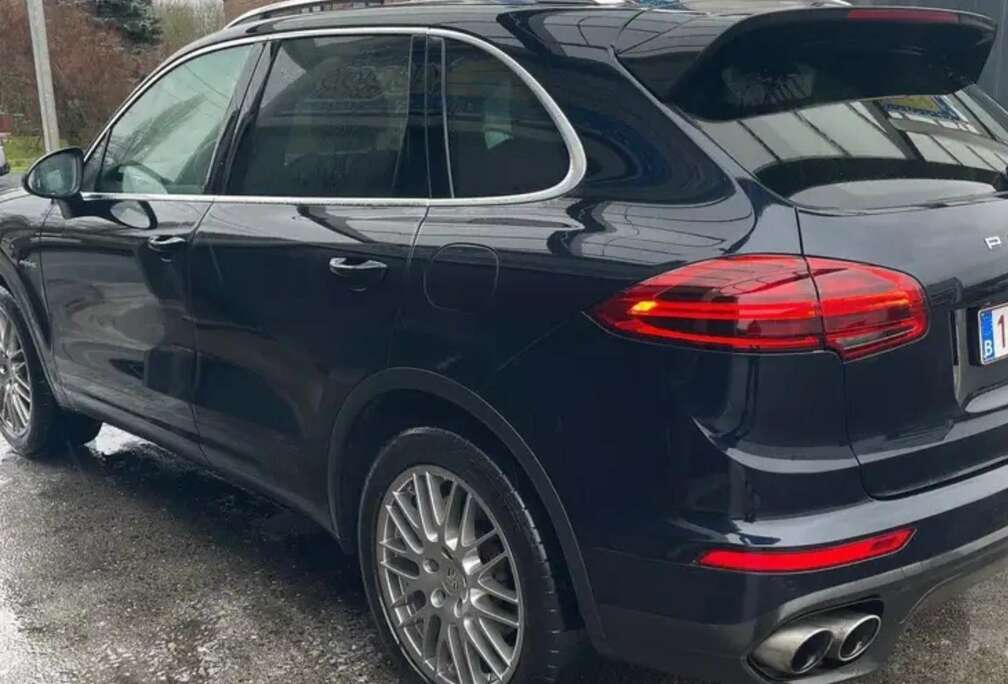 Porsche 3.0i V6 PHEV S Tiptronic (306 kW)