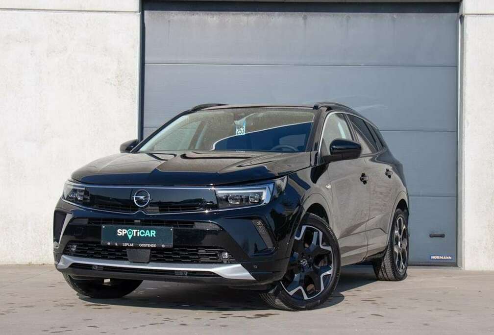 Opel ULTIMATE  1.2 TURBO AT8 130 PK  CAMERA  LEDERN