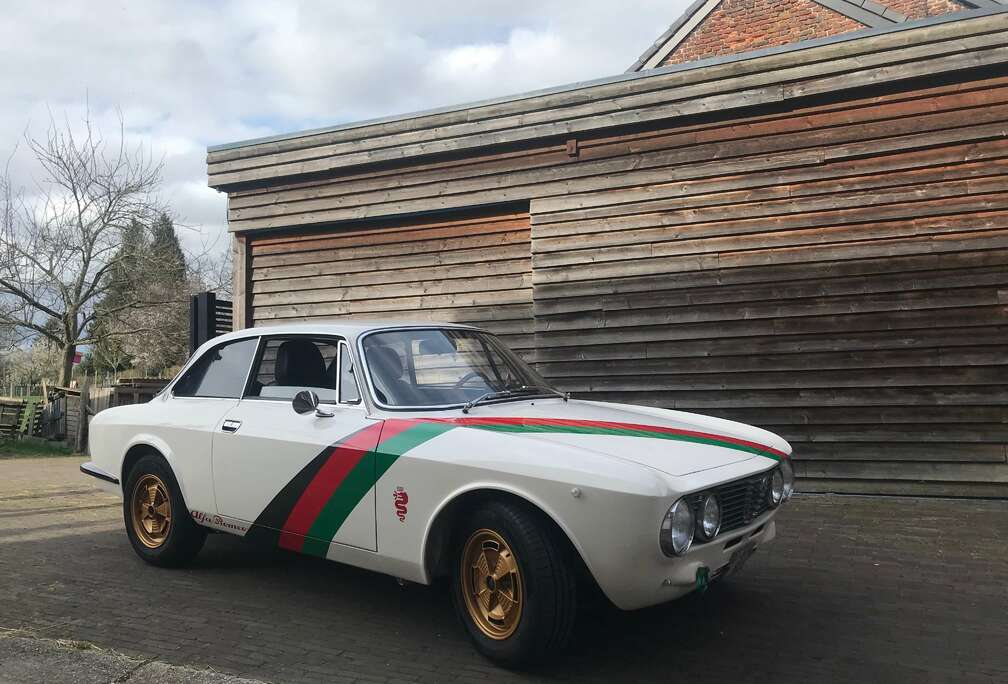 Alfa Romeo Bertone GTV 1750